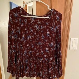 AMERICAN EAGLE LONG SLEEVE FLORAL BLOUSE